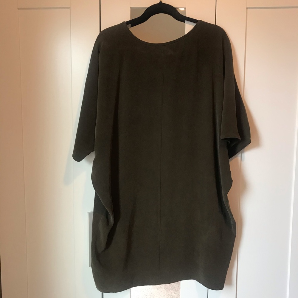 New Aritzia Babaton Silk Tunic Top Dark Olive - Picture 2 of 2
